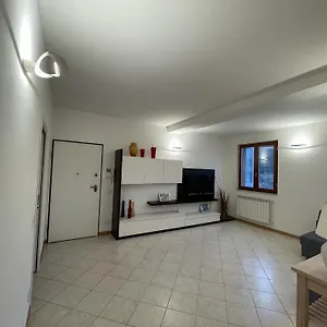 Spazioso - Snodo Urbano , Siena Italia